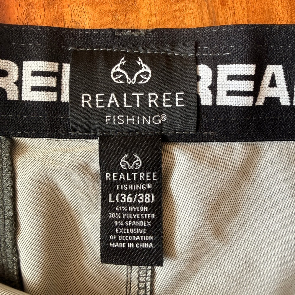 Real Tree Men's Gray/Green Fishing Shorts Size L - Picture 4 of 5